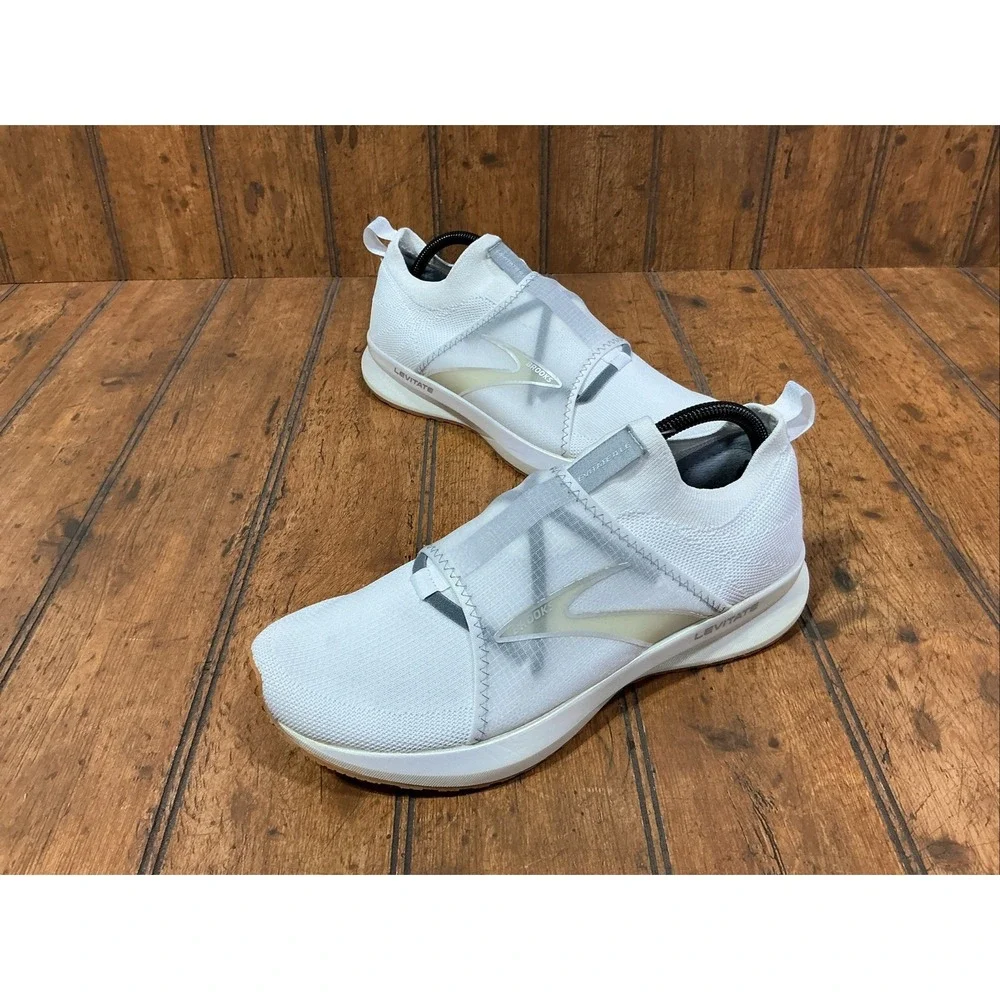 Brooks Levitate 4 LE Womens Size 10 White Silver Athletic Running Shoes Sneakers